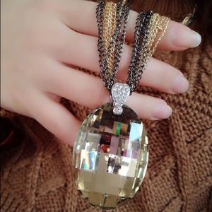 COPY - New Vintage Gold / Black Oval Crystal Pendant